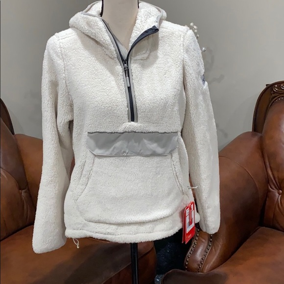 The North Face Tops - The North Face Women's Campshire Pullover Hoodie